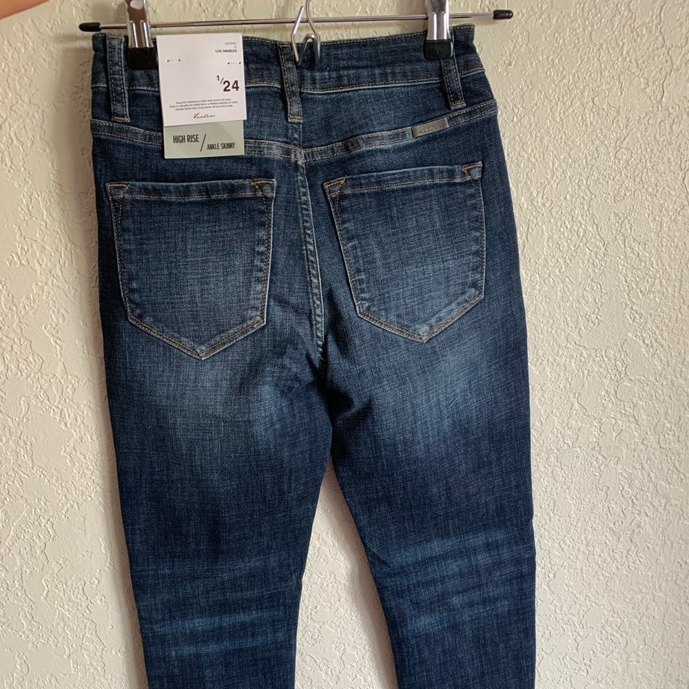 KanCan distressed leg bottom jean - Picture 2 of 7